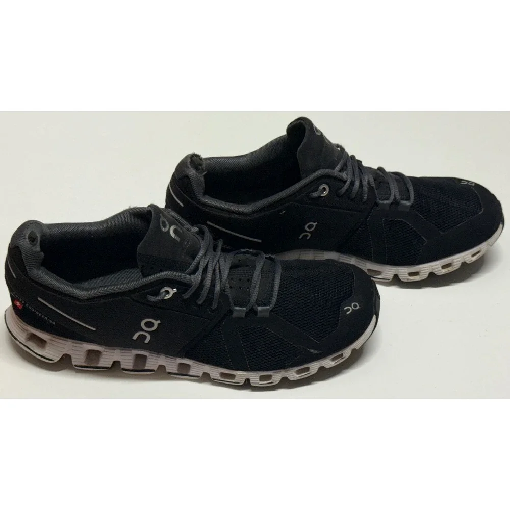 On Cloud Swift Running Shoes Womens 8.5 Black White Swiss Engineering Sneakers